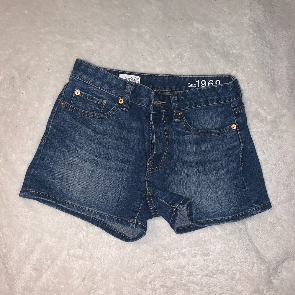 Gap blue jean shorts